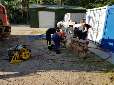 Übung - Handhabung hydraulischer Rettungsmittel